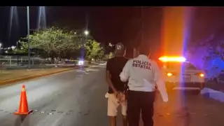 Llevaba "cristal"; detienen a motociclista en Campeche por portar droga y huir de un filtro 