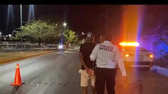 FGECAM investiga a sujeto que intentó huir de filtro con droga