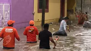 Importantes avenidas de Campeche, inundadas tras lluvias este lunes