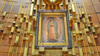 Hombre apedrea imagen de la Virgen de Guadalupe porque no le cumplió el milagro: VIDEO