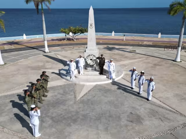Marina conmemora la Gesta Heroica del 21 de abril en Veracruz