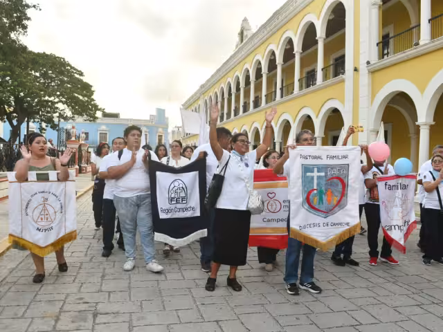 Ciudadanos participaron en la ‘Marcha a Favor de la Mujer y de la Vida.