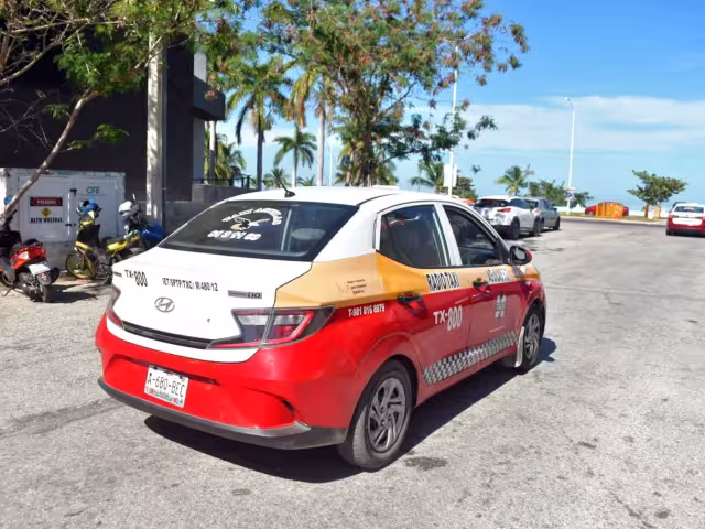 Los vehículos que prestan el servicio de transporte ilegalmente afectan a los ruleteros