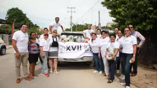 Critican a diputados de Quintana Roo por dar "pobres despensas" a damnificados en Chetumal