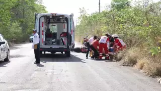 Borrego provoca accidente en Calkiní; joven motociclista sufre serias lesiones