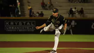 Debuta Jorge Ruiz  en Liga Mexicana con los Tigres de Quintana Roo