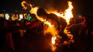 Ayotzinapa a 10 años: Entre el recuerdo y los destrozos, así pasó la marcha por los desaparecidos en la  CDMX