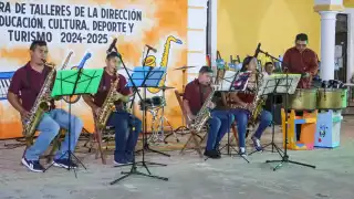Calkiní celebra la clausura de talleres con talento y creatividad juvenil
