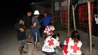 Motociclista sufre fractura expuesta al ser embestido por auto "fantasma" en Felipe Carrillo Puerto