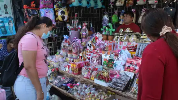 Se han entregado 163 permisos de venta en el Mercado Principal "Pedro Sainz de Baranda" Se han entregado 163 permisos de venta en el Mercado Principal "Pedro Sainz de Baranda"
