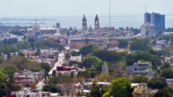 No hay polvo del Sahara en Campeche; el humo actual proviene de más de 30 incendios urbanos recientes y de la surada.