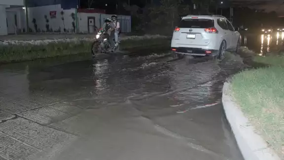 El problema del estancamiento de aguas negras lleva meses sin atenderse. El problema del estancamiento de aguas negras lleva meses sin atenderse.