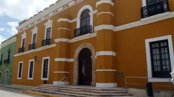 Campeche y Carmen acumulan más de 12 mil demandas laborales contra sus alcaldías. Campeche y Carmen acumulan más de 12 mil demandas laborales contra sus alcaldías.