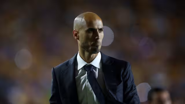 Guido Pizarro fue sancionado con tres partidos, por las agresiones al auxiliar de Monterrey.