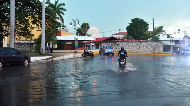 Grito de Independencia en Campeche bajo lluvias y calor extremo, alerta el SMN