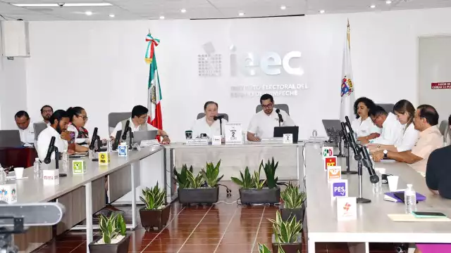 El consejero presidente provisional del IEEC, Juan Carlos Mena Zapata, justificó la tardanza debido al tiempo necesario para investigar las quejas.