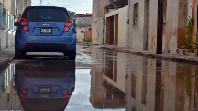 Lluvias y tormentas eléctricas seguirán en Campeche por canal de baja presión
