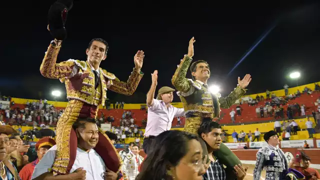 Joselito Adame y Ernesto Javier “Calita” fueron alabados en la primera corrida de la temporada en la Plaza de toros Mérida.