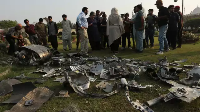 Los ataques también alcanzaron instalaciones civiles.