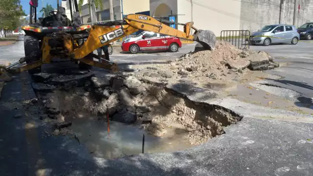 La ruptura de una tubería principal de 24 pulgadas causó escasez de agua en 45 puntos de Campeche.