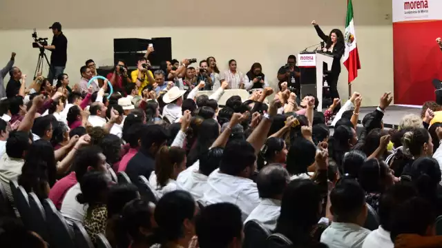 100 militantes campechanos se comprometieron ante el partido Morena.