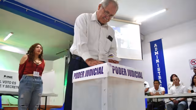 Delito electoral si te obligan a votar con acordeón, aclara el INE