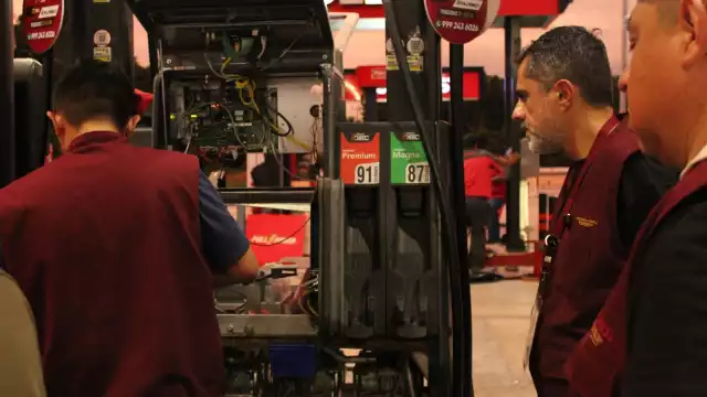 Entre un establecimiento y otro debe haber una distancia mínima de 500 metros, pero en Quintana Roo no se cumple, según usuarios