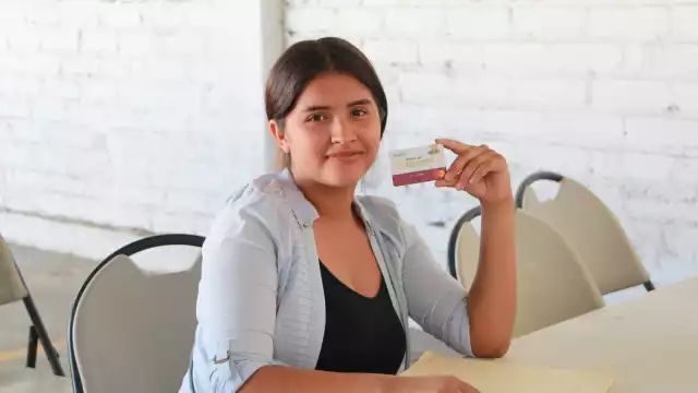 pago a beneficiaras de Becas para Mujeres en Educación Superior