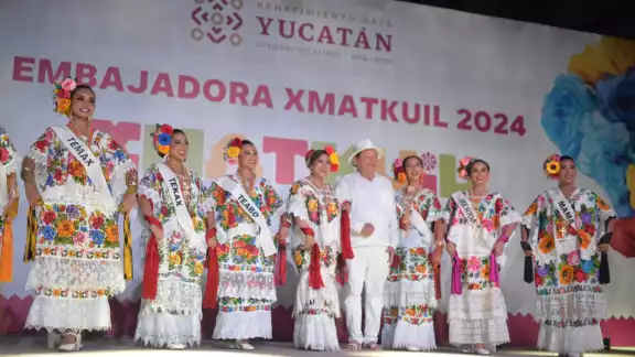 Eligen a las embajadoras finalistas de la Feria Xmatkuil en Yucatán. Eligen a las embajadoras finalistas de la Feria Xmatkuil en Yucatán.