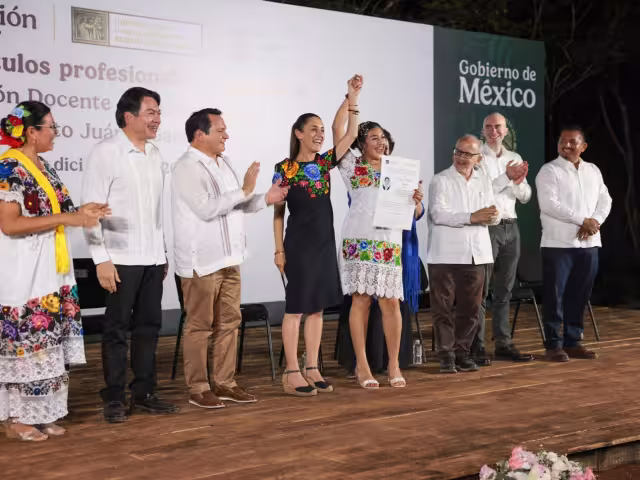 Los recién graduados podrán participar en el proceso para acceder a una plaza en el Sistema Educativo Nacional a través de la Usicamm.
