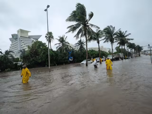 Planteles cerrados en tres municipios mientras se reparan desperfectos causados por la tormenta Helene.