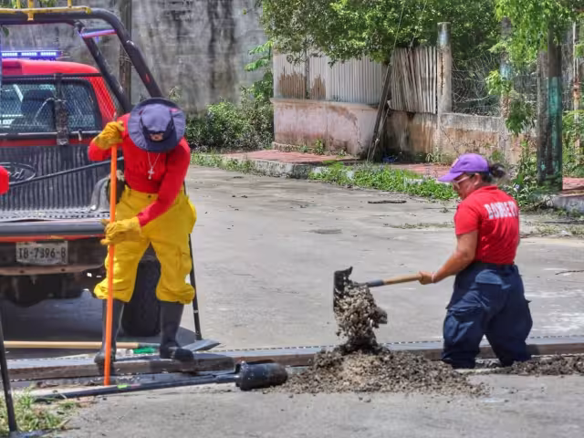 Personal del SEMAR y el ayuntamiento participaron en las tareas de limpieza