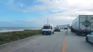 Accidente en la Carretera Federal 180 entre Sabancuy y Champotón deja pérdidas materiales