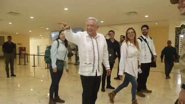 AMLO saludó a todos los viajeros del Tren Maya