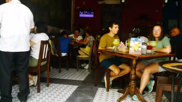 Alimentos regionales como pan de cazón, panuchos, caldos de pavo y mariscos han generado una alta demanda en los restaurantes de Campeche durante las vacaciones de verano.