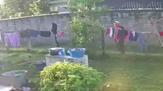 Magaly Morales, habitante de la colonia 10 de Mayo, compartió imágenes de un hombre desconocido robando prendas íntimas de un tendero