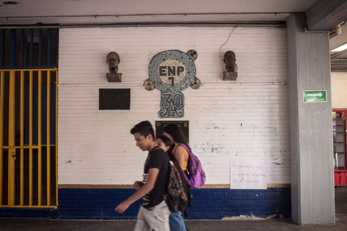 Segunda amenaza de bomba en Prepa 7 de la UNAM obliga a desalojar a ...