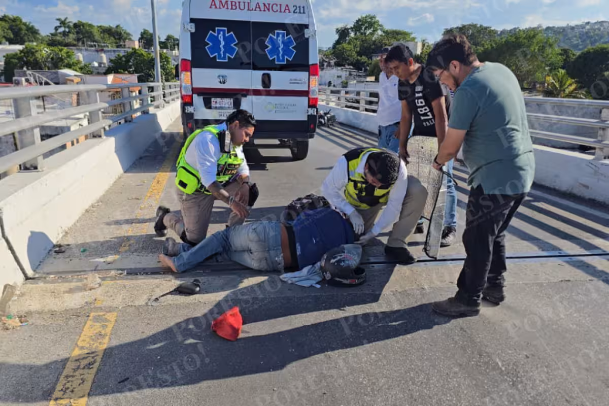 Conductor arrolla y arrastra a motociclista en distribuidor de Campeche ...