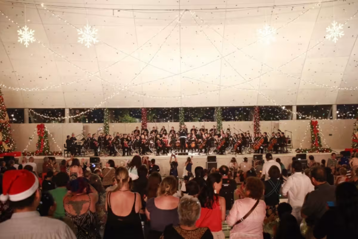 Concierto navideño de la Orquesta Sinfónica de Yucatán en el Parque La ...