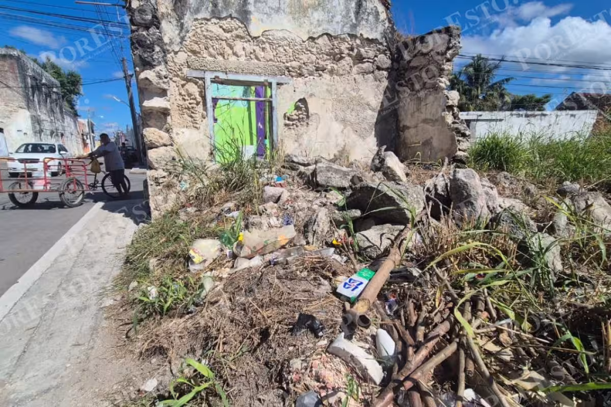 Denuncian malos olores y deterioro urbano por acumulación de basura en ...