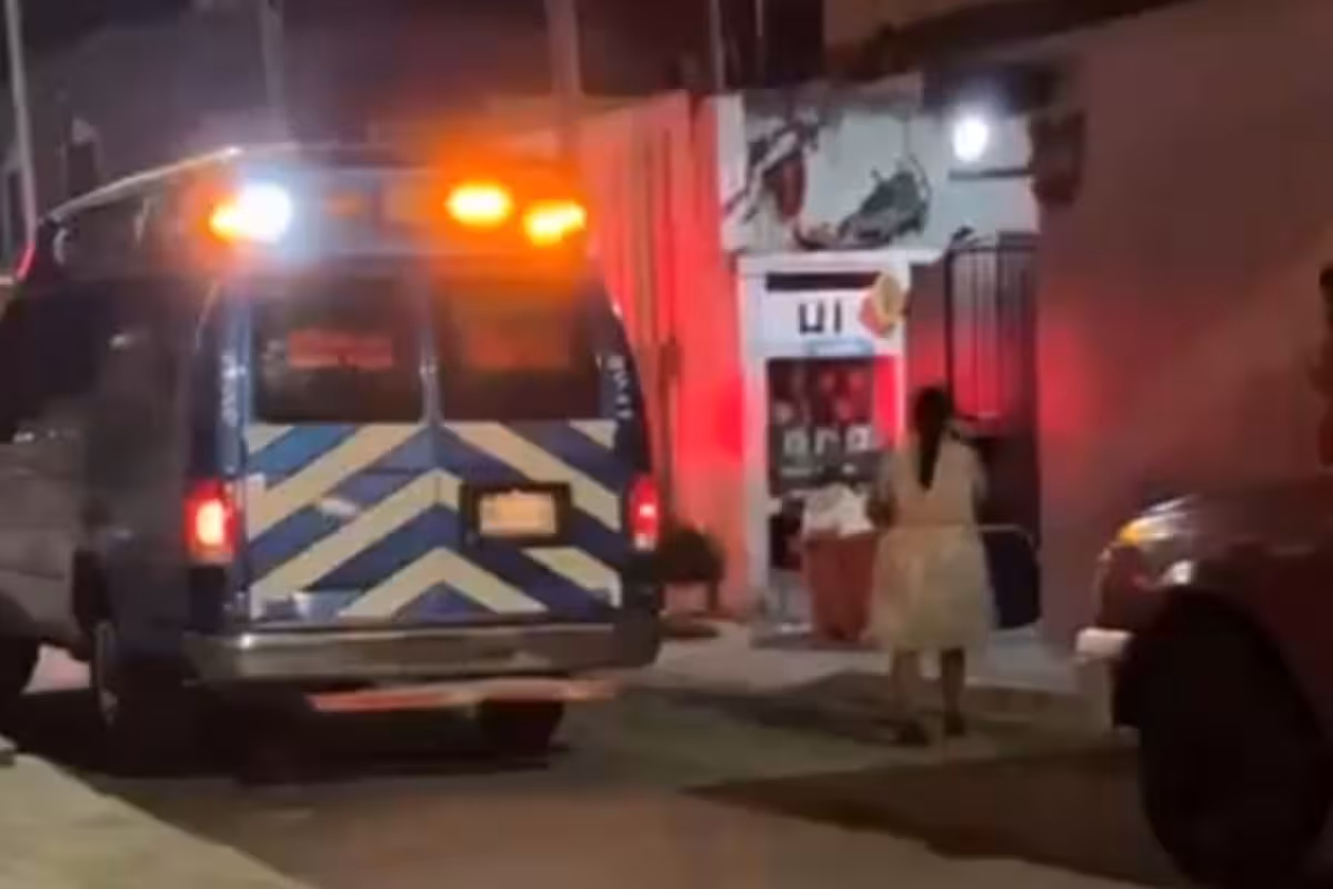 Ebrio cae del segundo piso de una casa en Playa del Carmen - PorEsto