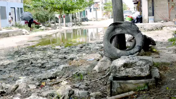 Esta complicación no es nueva, ya que la empresa desarrolladora inició la venta de viviendas en este fraccionamiento en 2009, sin contar con lo elemental Esta complicación no es nueva, ya que la empresa desarrolladora inició la venta de viviendas en este fraccionamiento en 2009, sin contar con lo elemental