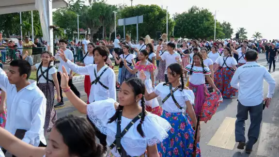 Más de 7 mil personas participaron en el desfile del 20 de noviembre Más de 7 mil personas participaron en el desfile del 20 de noviembre