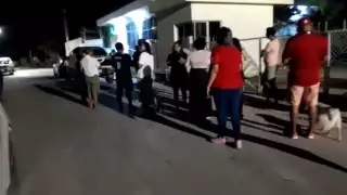 Pobladores de Pomuch exigen solución a constantes cortes de luz de la CFE