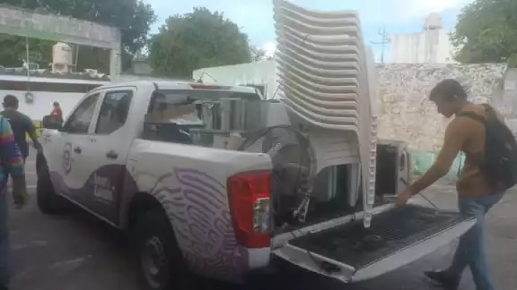 En Sabancuy, hay dos comedores comunitarios, uno en la colonia Banco de Piedra y otro que será trasladado de la colonia Centro a la colonia La Lupita En Sabancuy, hay dos comedores comunitarios, uno en la colonia Banco de Piedra y otro que será trasladado de la colonia Centro a la colonia La Lupita