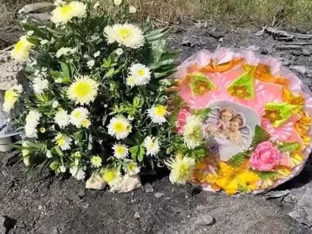 Colocan ofrendas para las víctimas