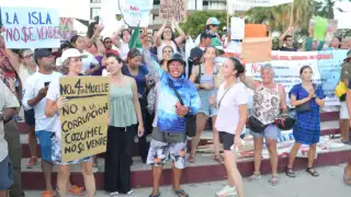 Ciudadanos protestan contra la construcción del cuarto muelle en Cozumel 