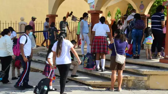 Preescolar, primaria y secundaria regresan a clases una semana después en Campeche Preescolar, primaria y secundaria regresan a clases una semana después en Campeche