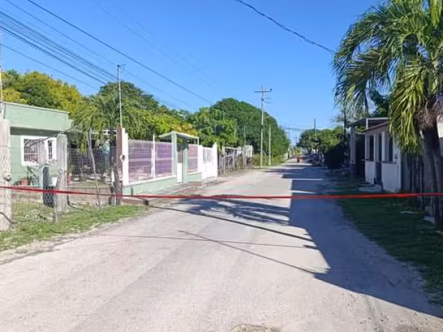 Afirman que pagan puntual por un servicio de calidad pero la CFE se niega a cambiar los viejos cables; deben esperar a las cuadrillas de escárcega para repararlos