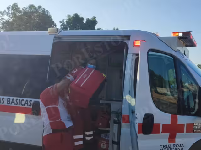 Debido a la gravedad de la herida en su cuello, el hombre fue trasladado al Hospital General de Playa del Carmen.